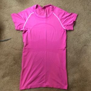 Lululemon swiftly top
